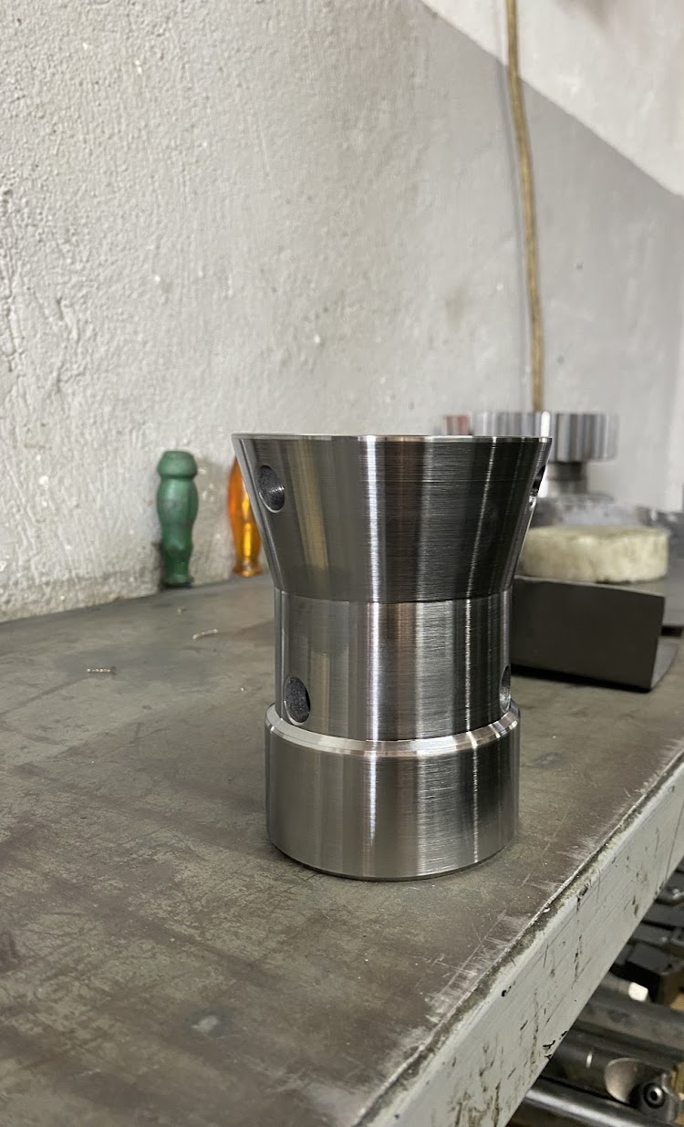 İşlenmiş metal parça — büyüt